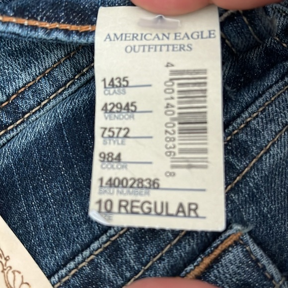 NWT American Eagle Super Low Rise Flare Jeans, Sz 10. - Picture 7 of 7